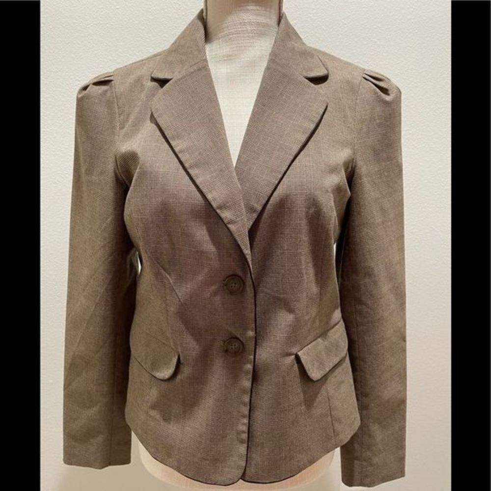 Medium brown blazer with accent on the back side   Old navy Size medium